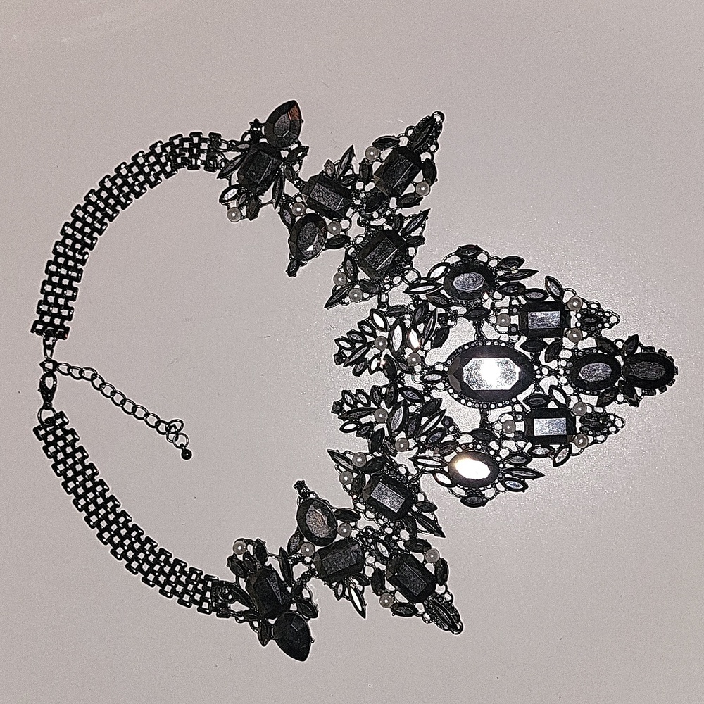 Anthropologie gunmetal silver staments necklace, victoian vampy goth